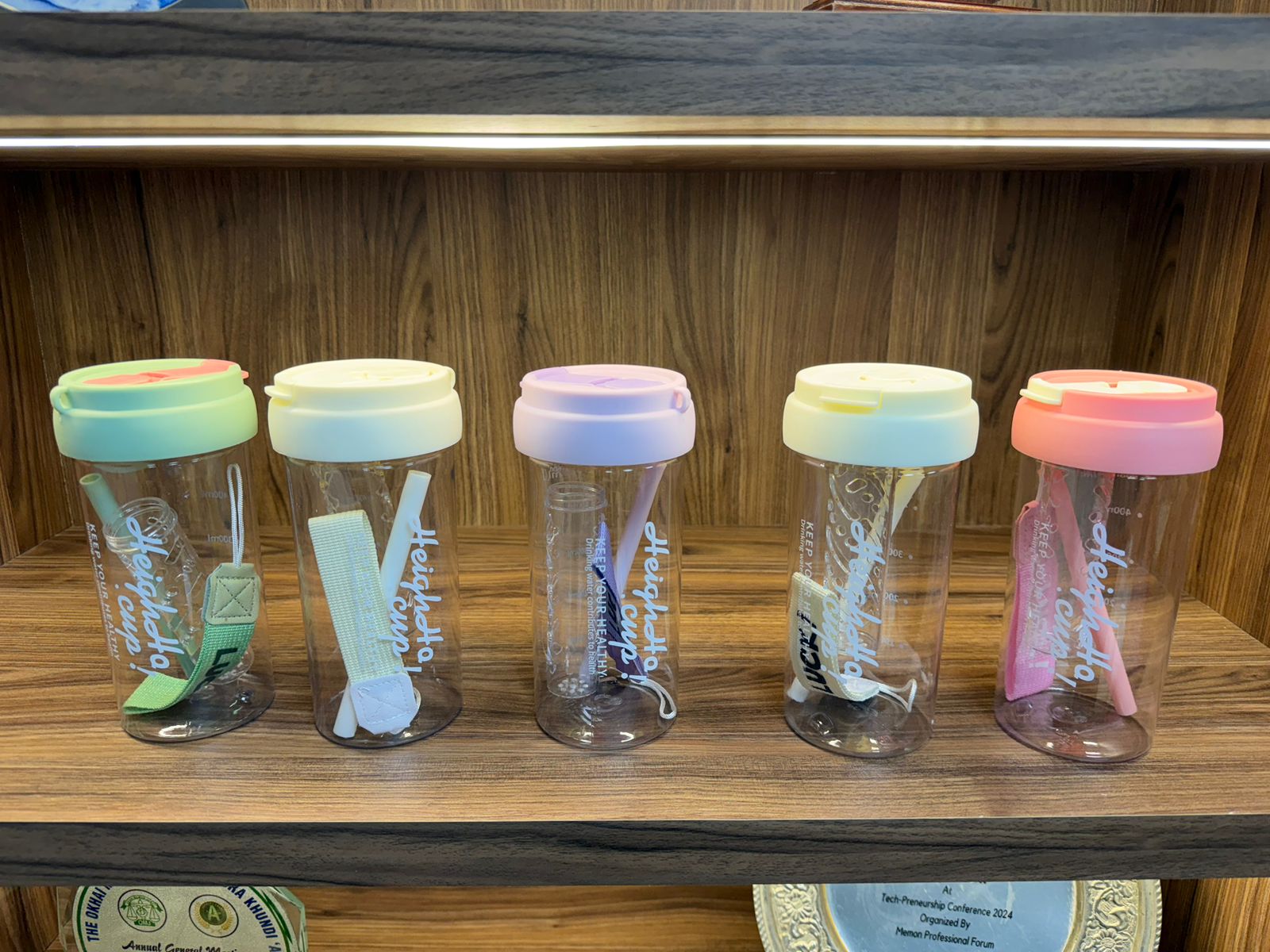 600ml Large Capacity plastic straw cup  Random colors